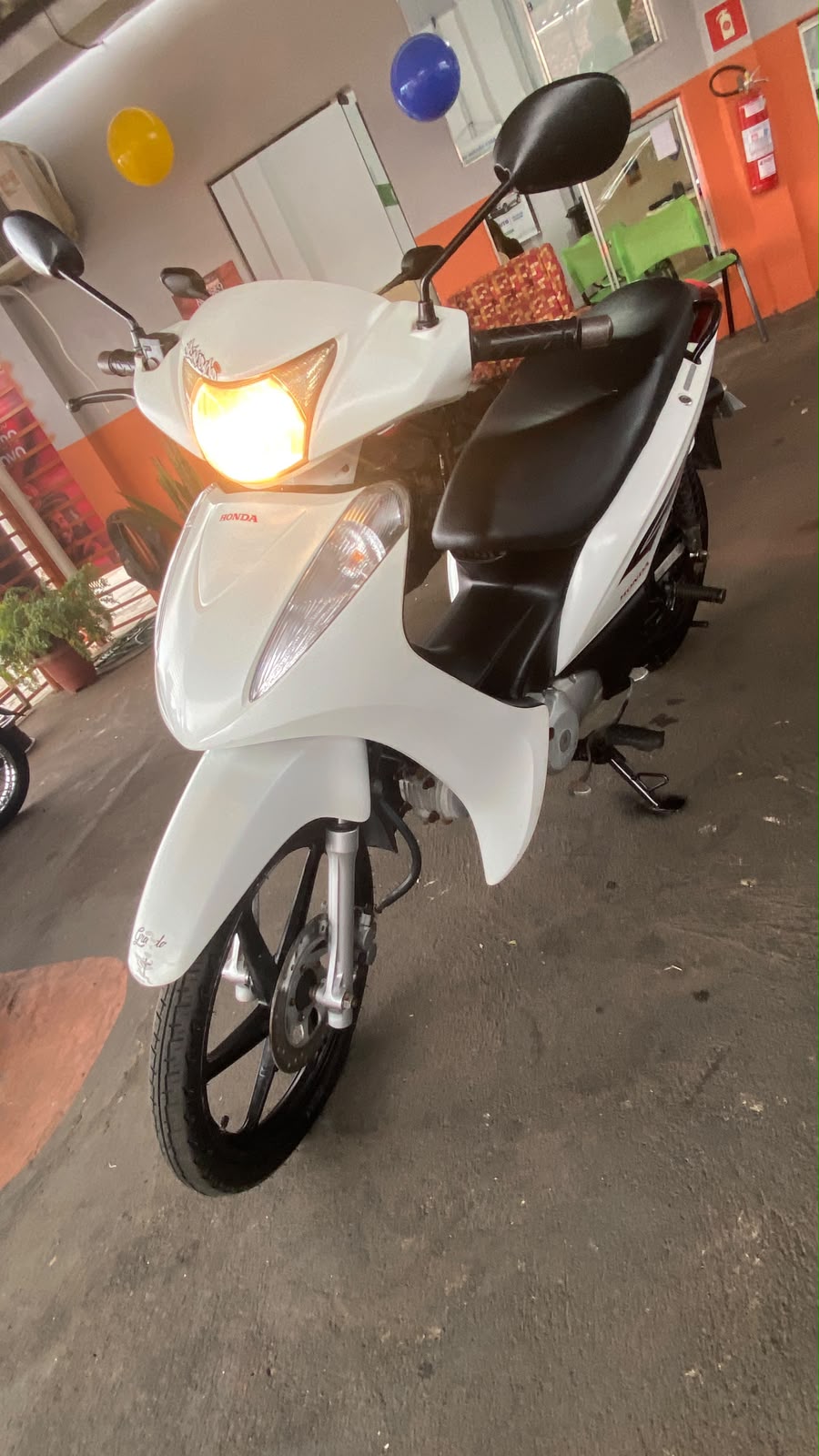 Oportunidade!!! Biz 125 EX 2015 Completa!!! Super Nova!!! Financio com Apenas 1.000 de entrada!!!Pego Trocas