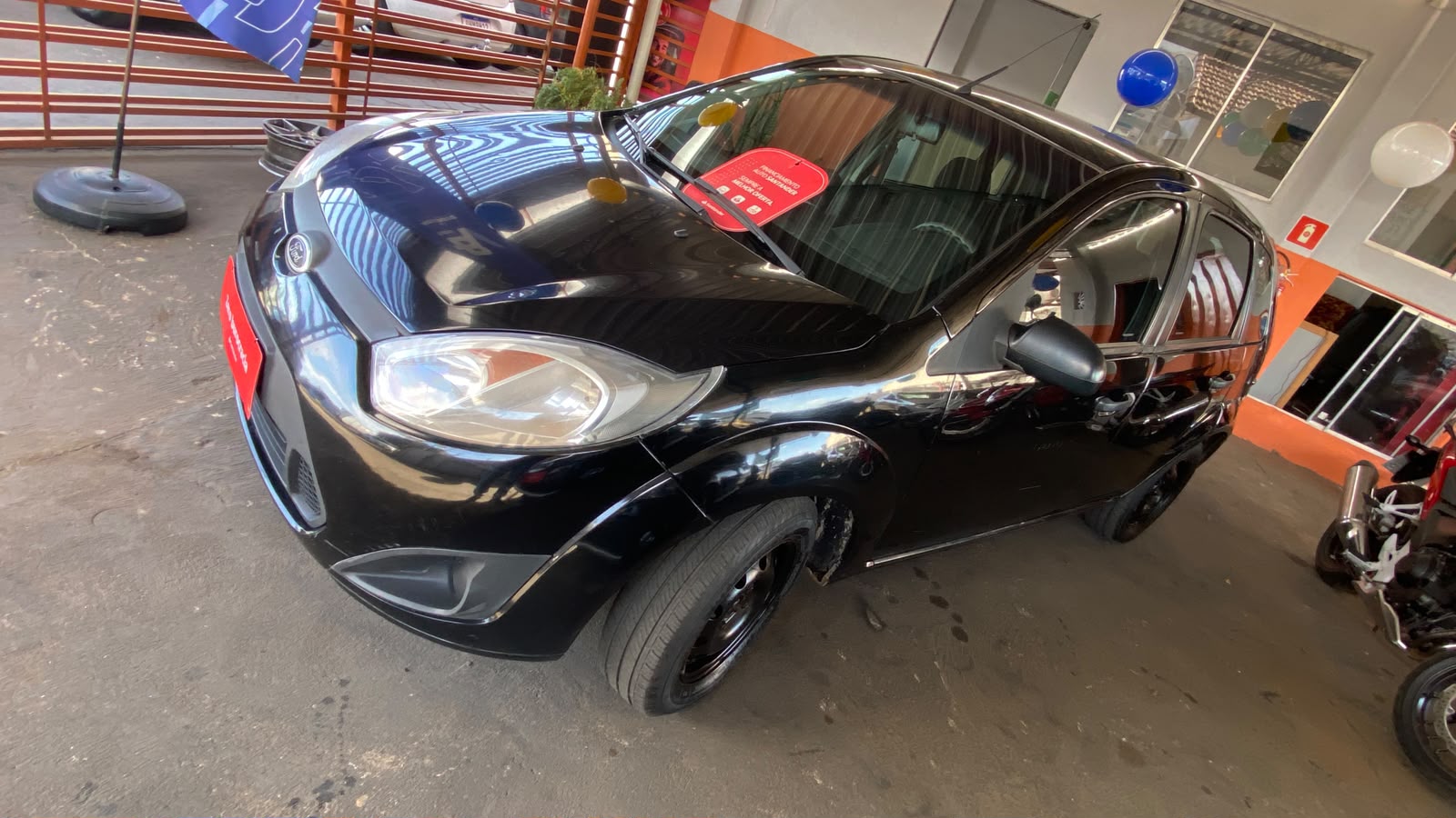 Oportunidade!!! Ford Fiesta 1.0 2013 Completo ( menos Dir) AR GELANDO, Financio 100% Pego Trocas - Imagem 2