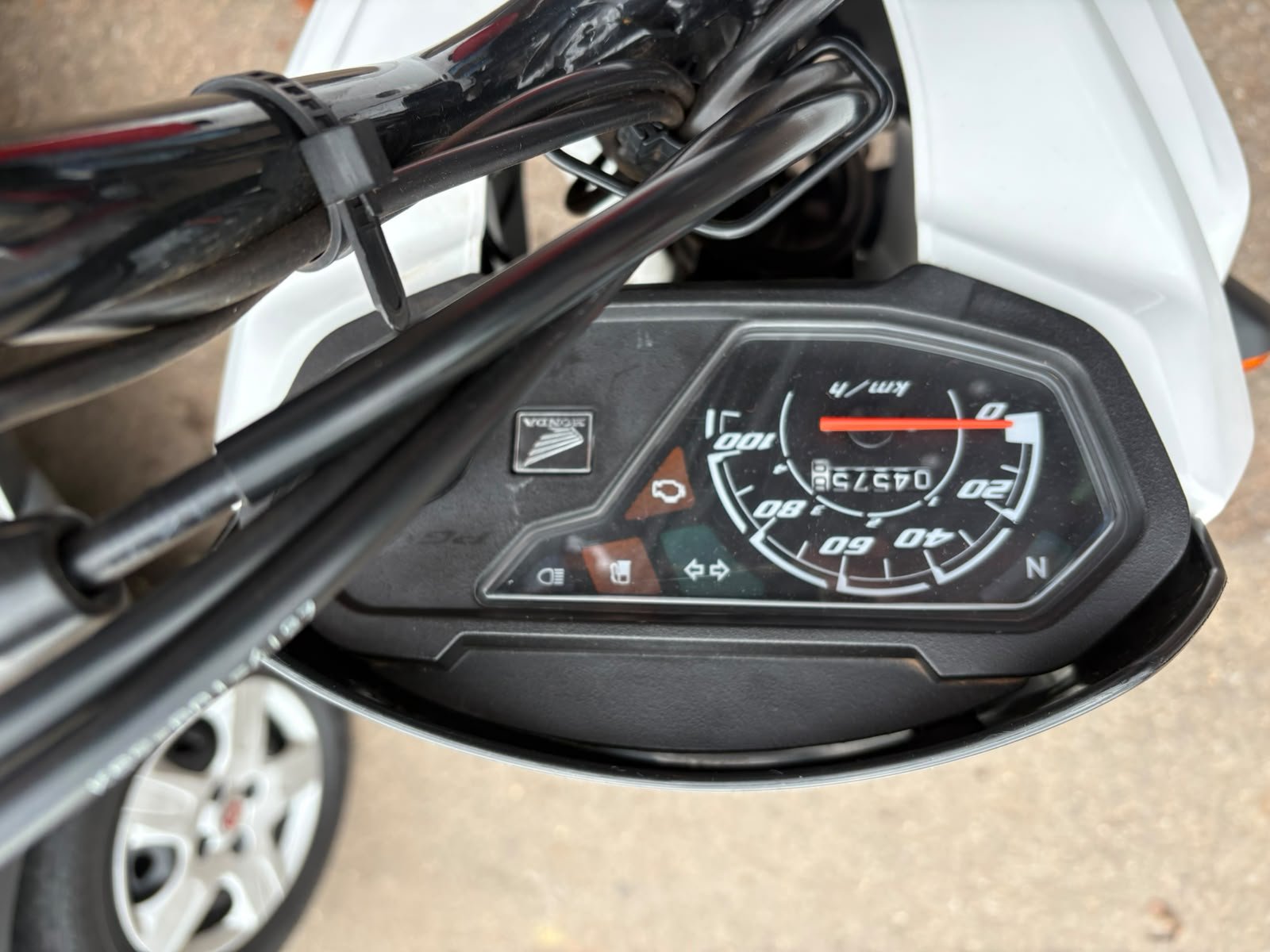 Oportunidade!!! Honda POP 110 I Completa !!! Partida elétrica e SEM EMBREAGEM , EXTRA!!Zera ! Apenas 4500KM - Imagem 2
