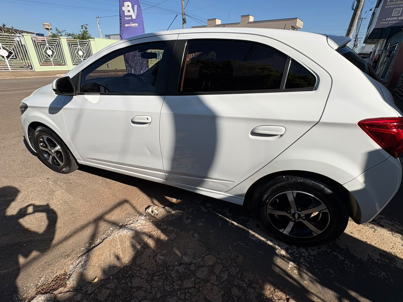 Oportunidade!!!! Onix LT 1.0 2019 com My Link e Camera de Ré Completao!!! Super Conservado!!! Financio/Pego Trocas - Imagem 3