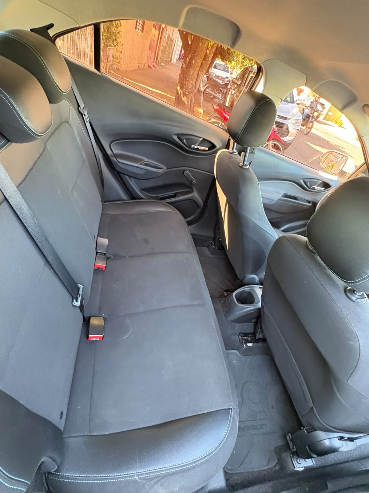 Oportunidade!!!! Onix LT 1.0 2019 com My Link e Camera de Ré Completao!!! Super Conservado!!! Financio/Pego Trocas - Imagem 9